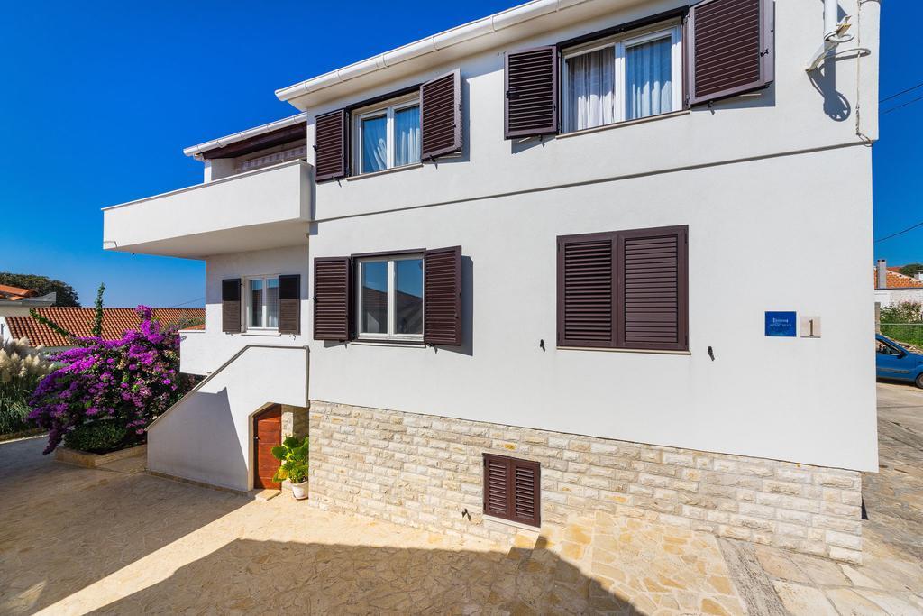 Apartments Nada Zadar Bagian luar foto